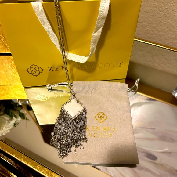 Kendra Scott Jewelry - Kendra Scott Kingston Long Neclace